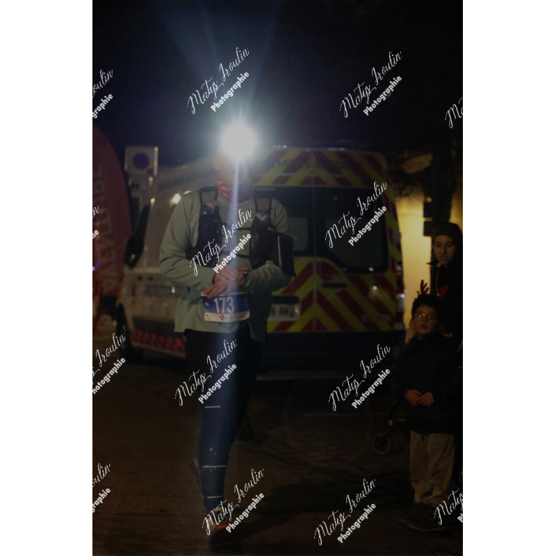 2025-12-06_20-21-57_MAI_7825_ps