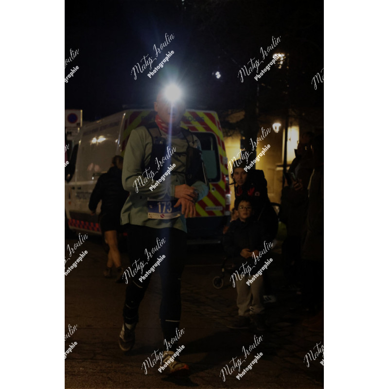 2025-12-06_20-21-57_MAI_7831_ps