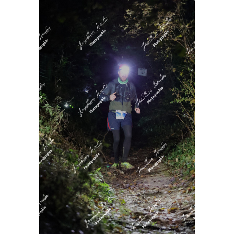 2025-12-06_19-24-22_JI_L0728_ps