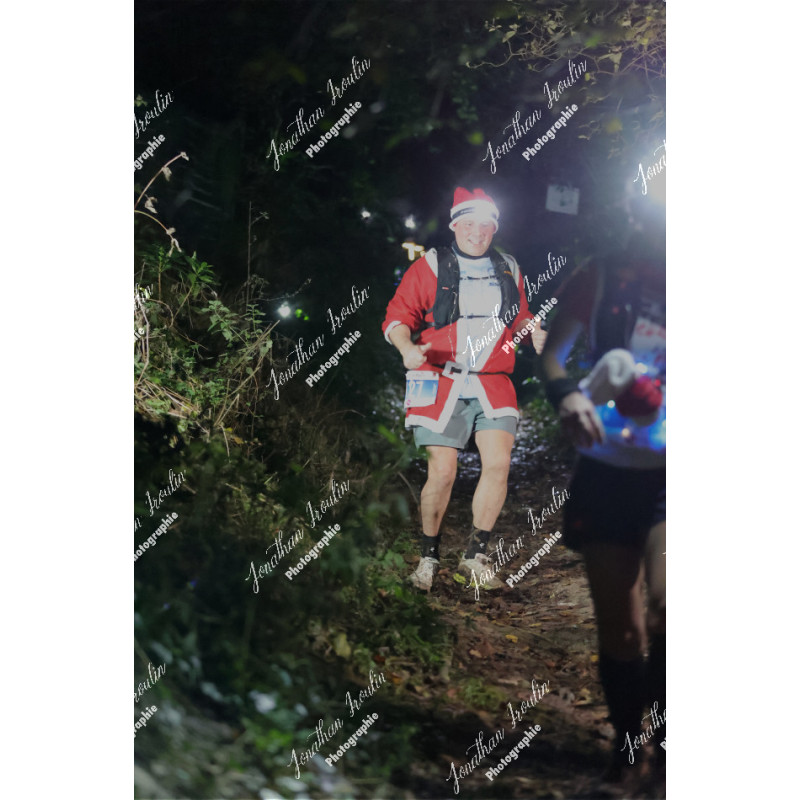 2025-12-06_19-27-38_JI_L0816_ps