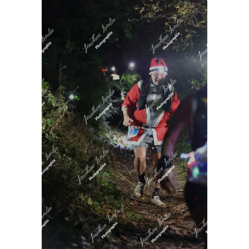 2025-12-06_19-27-39_JI_L0819_ps