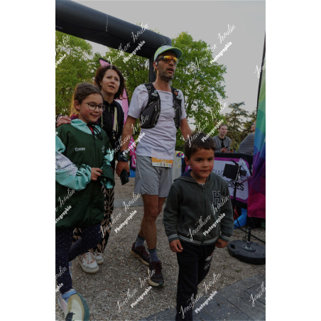2026-04-18_19-56-58_JI_L0607_ps