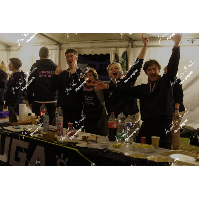 2026-04-18_21-28-59_JI_L2216_ps